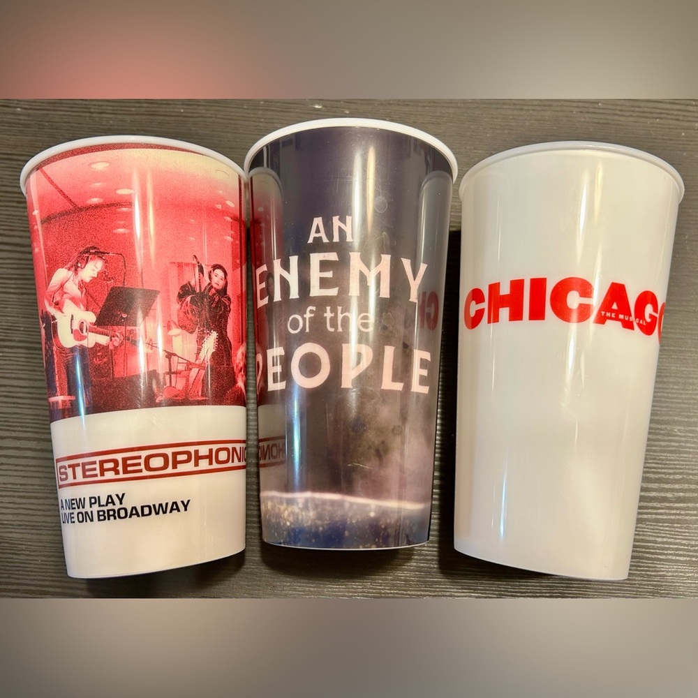Set of 3 Broadway plastic cups